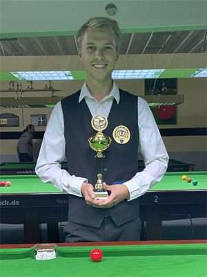 Sohn stürzt den Titelverteidiger im Viertelfinale - Loris gewinnt die Lübecker Snookermeisterschaft 2022